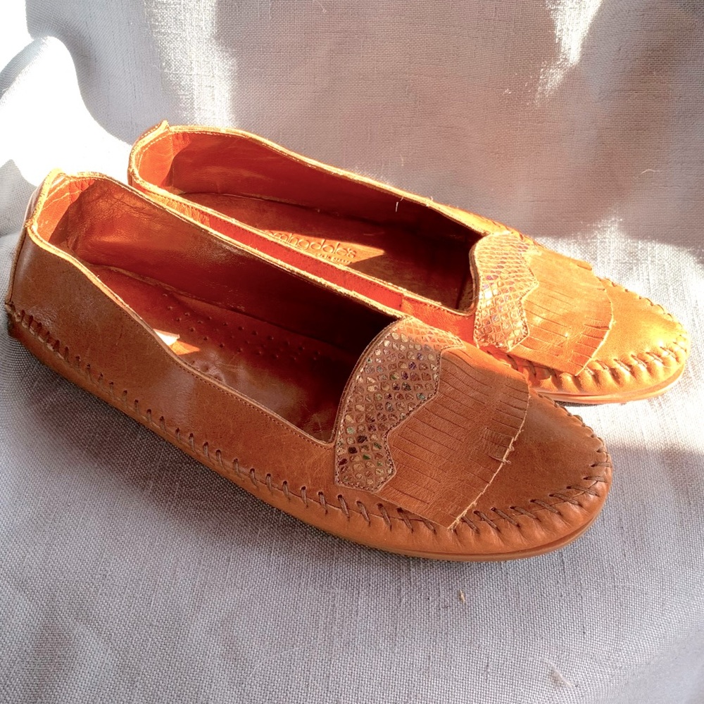 Bloomingdales rust leather moccasins size 8